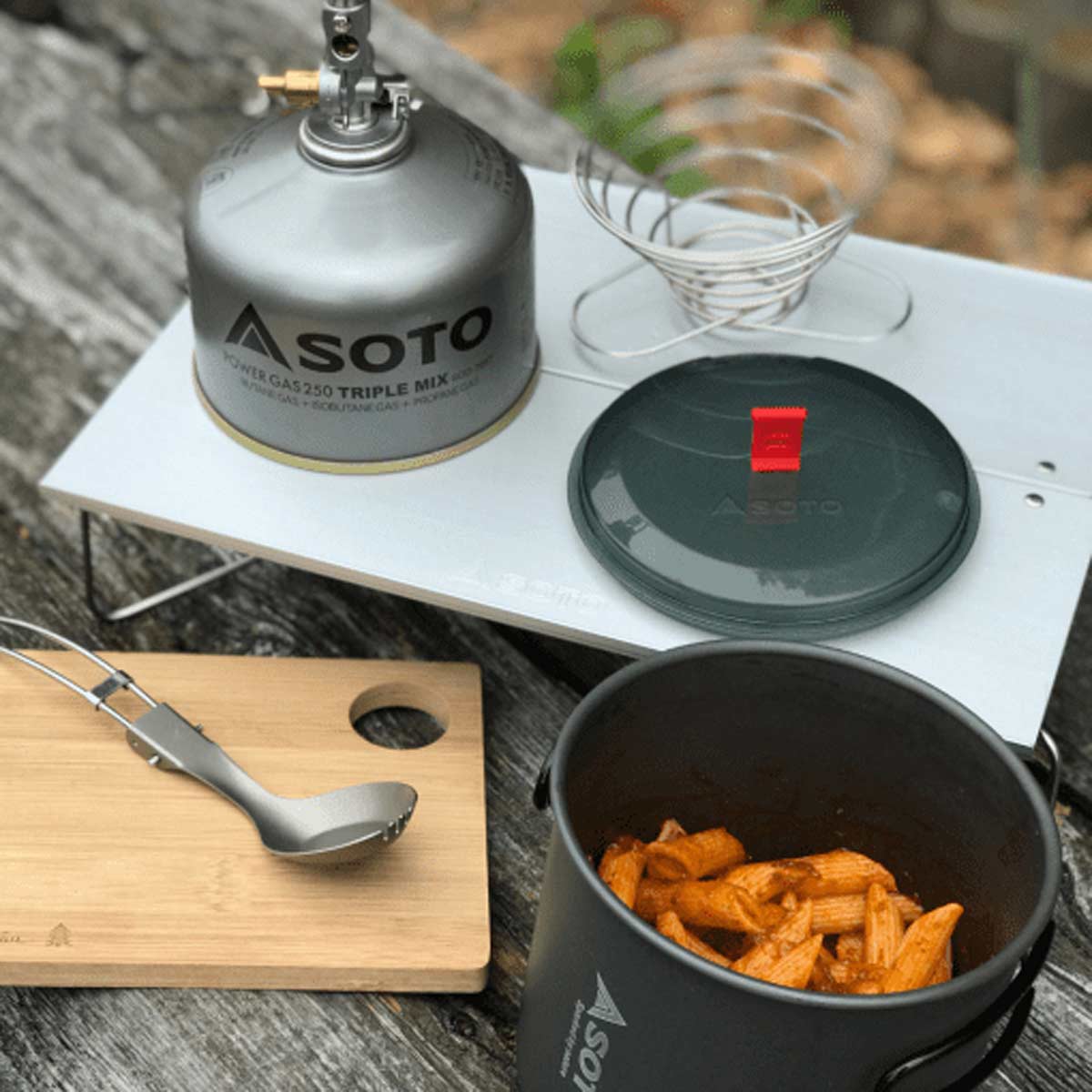 Field Hopper Pop-Up Table