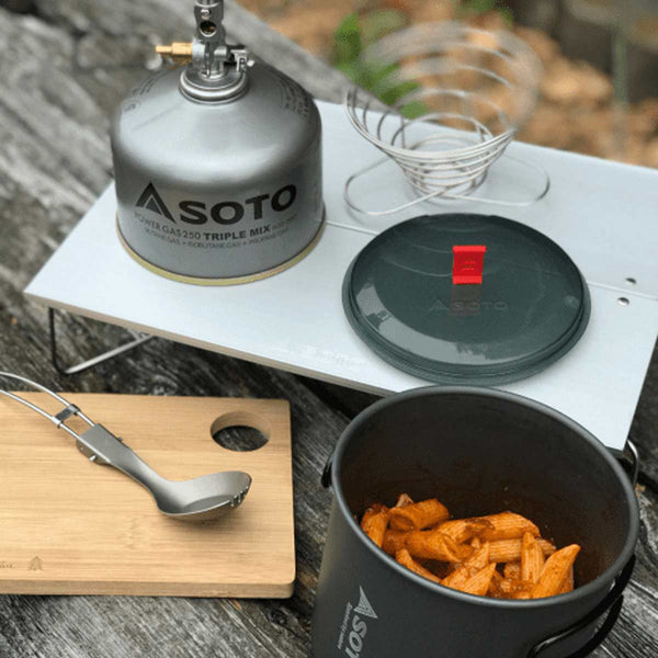 Field Hopper Pop-Up Table
